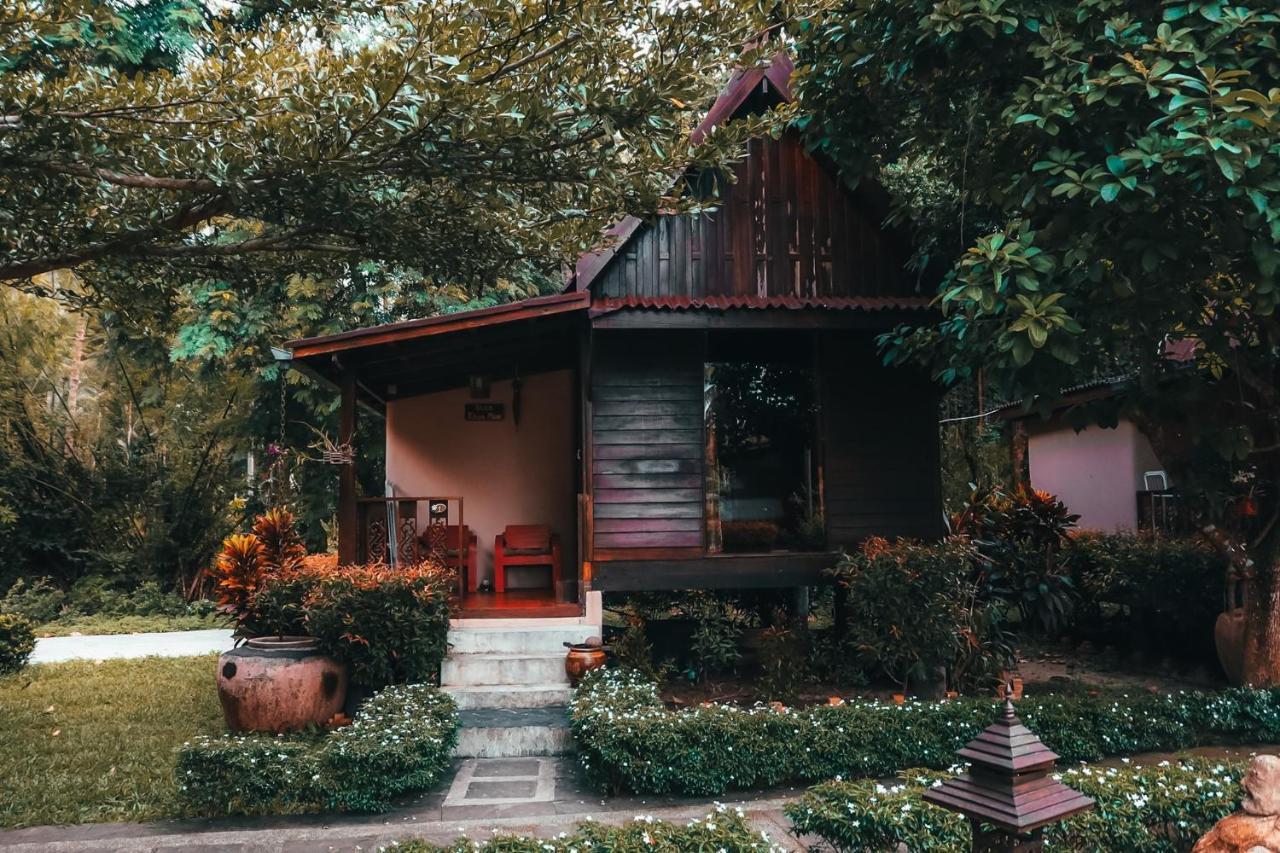 Leeloo Paradise Khanom Exterior photo