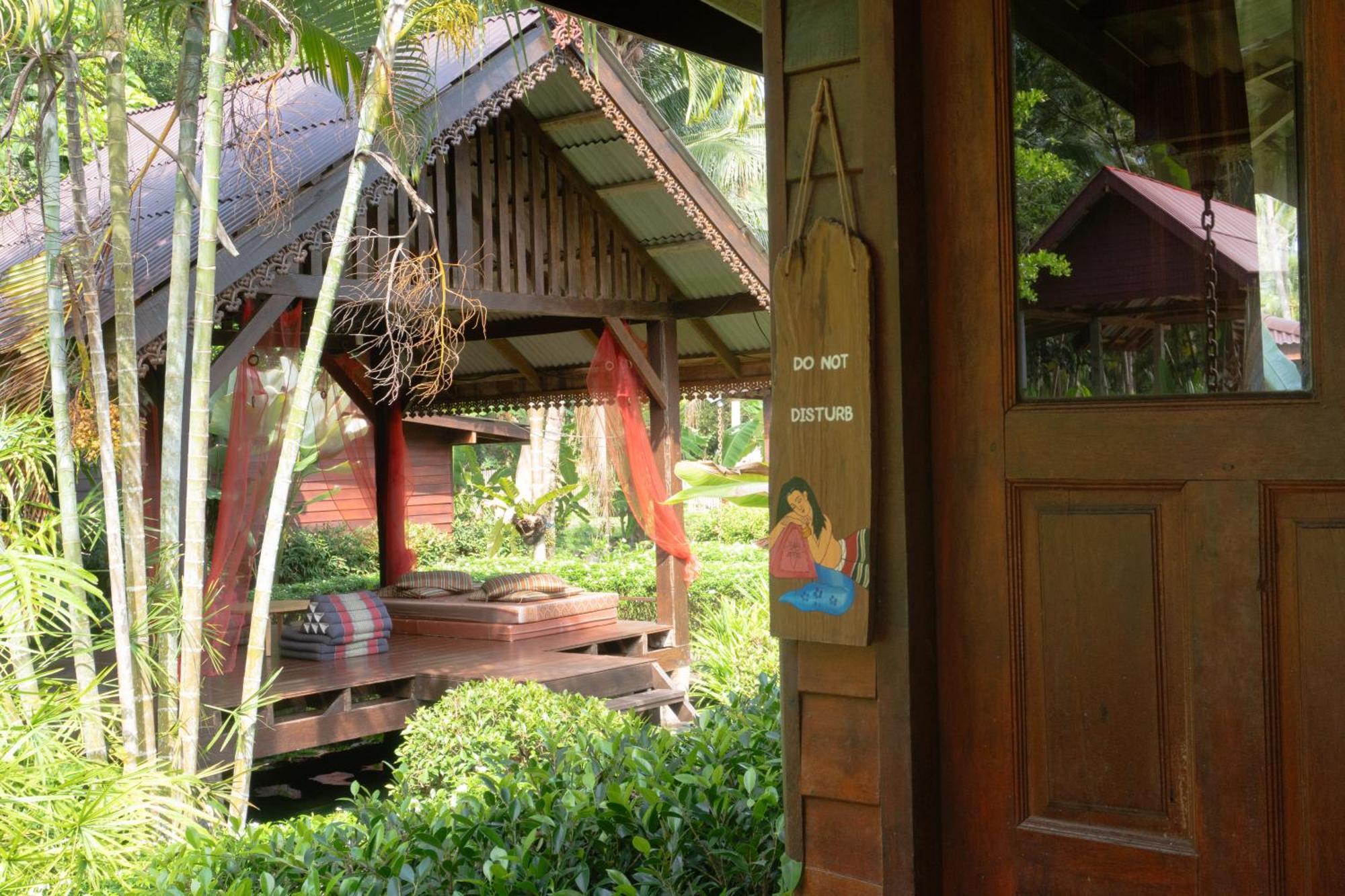 Leeloo Paradise Khanom Exterior photo